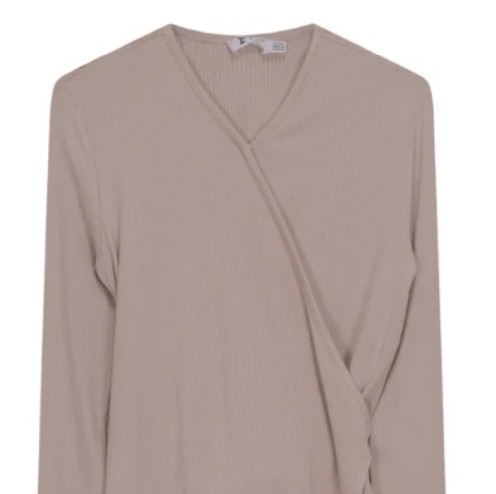 V-NECK WRAP TOP